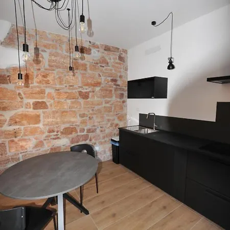 Antonio 4 * ترينتو